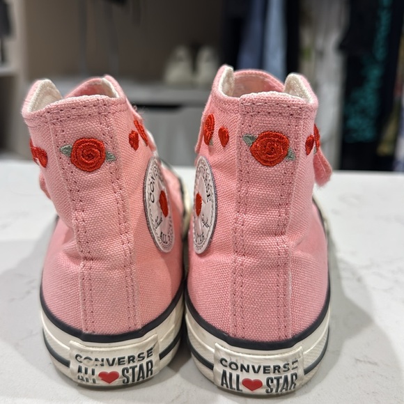 Pink Converse - Picture 6 of 9